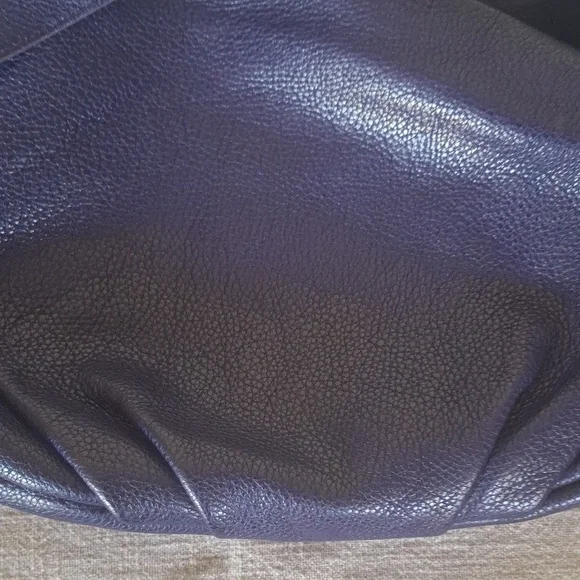 Marc by Marc Jacobs Deep Navy Leather Shoulder Bag with Silver Plaque - Picture 7 of 10